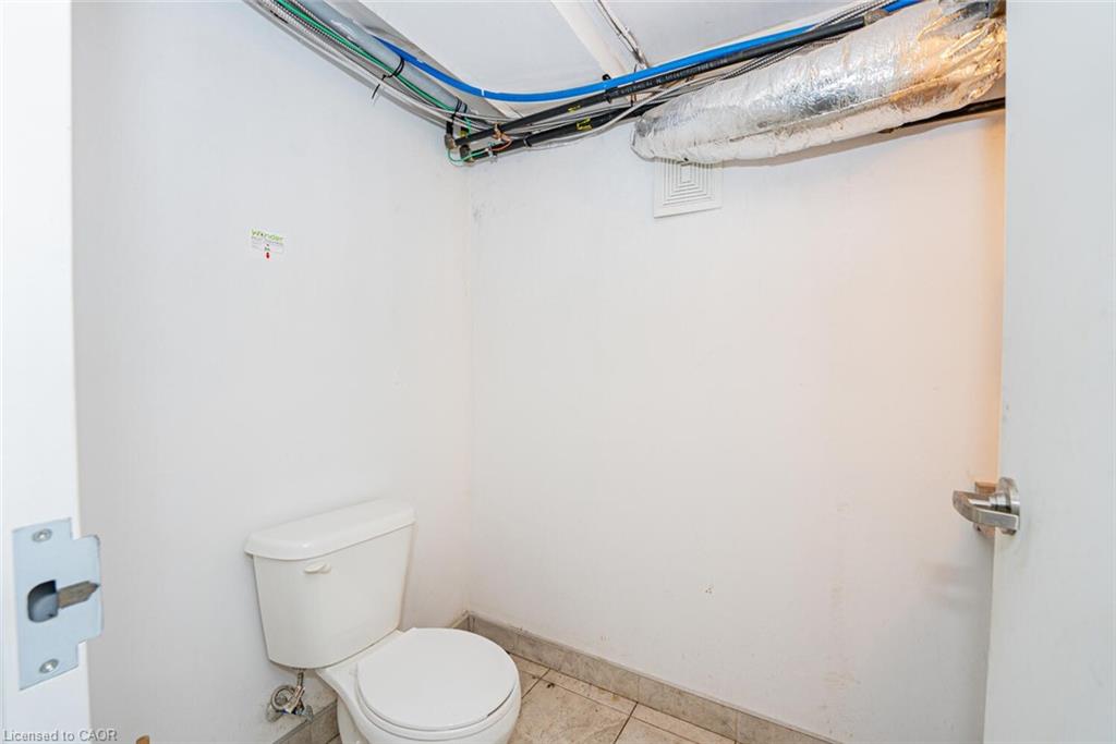 3062 Hurontario Street Property Photo 25