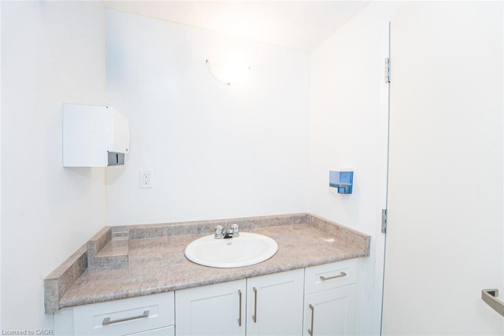3062 Hurontario Street Property Photo 26
