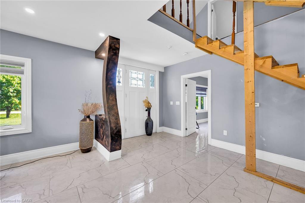 6109 Chippewa Road E Property Photo 9