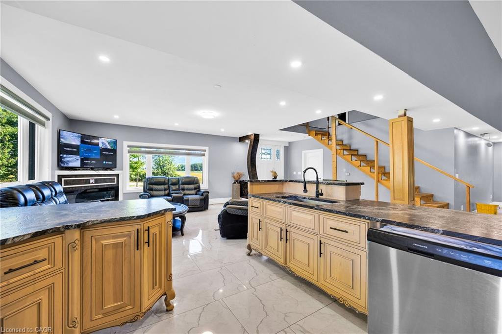 6109 Chippewa Road E Property Photo 13