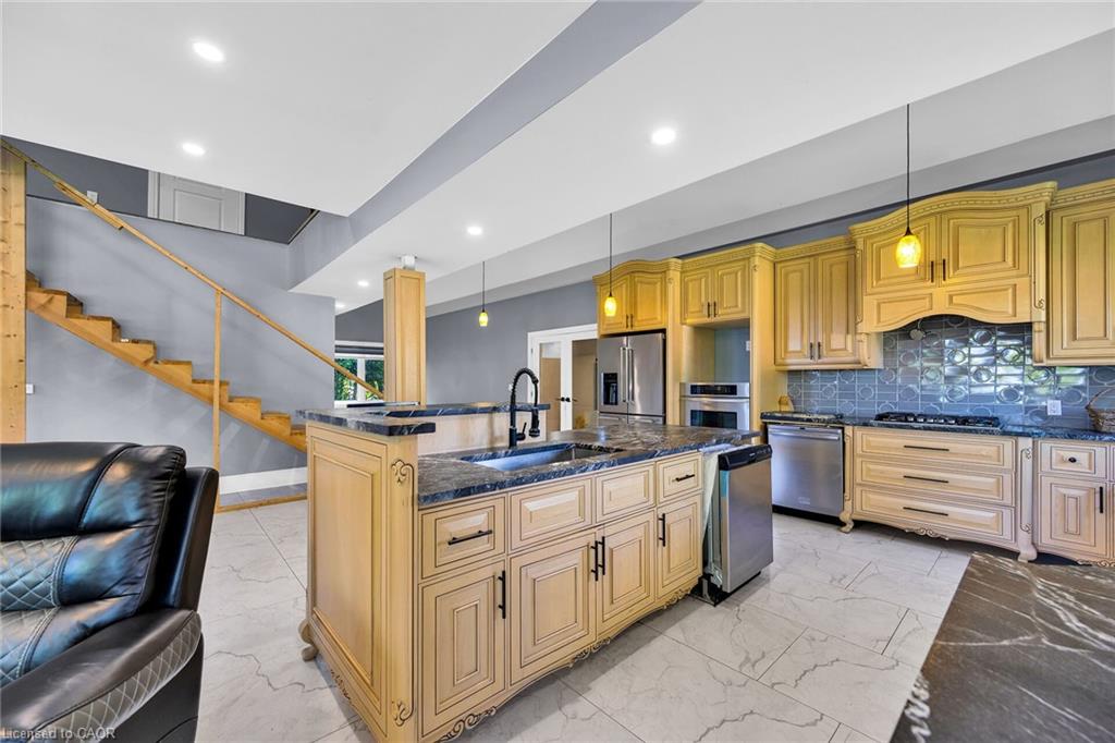 6109 Chippewa Road E Property Photo 14