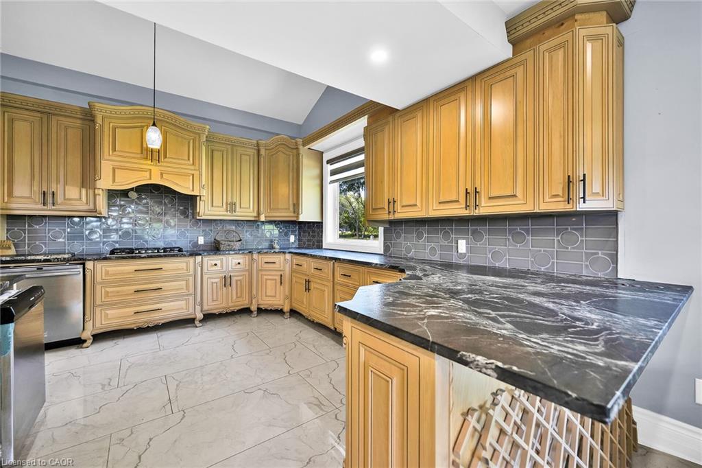 6109 Chippewa Road E Property Photo 16