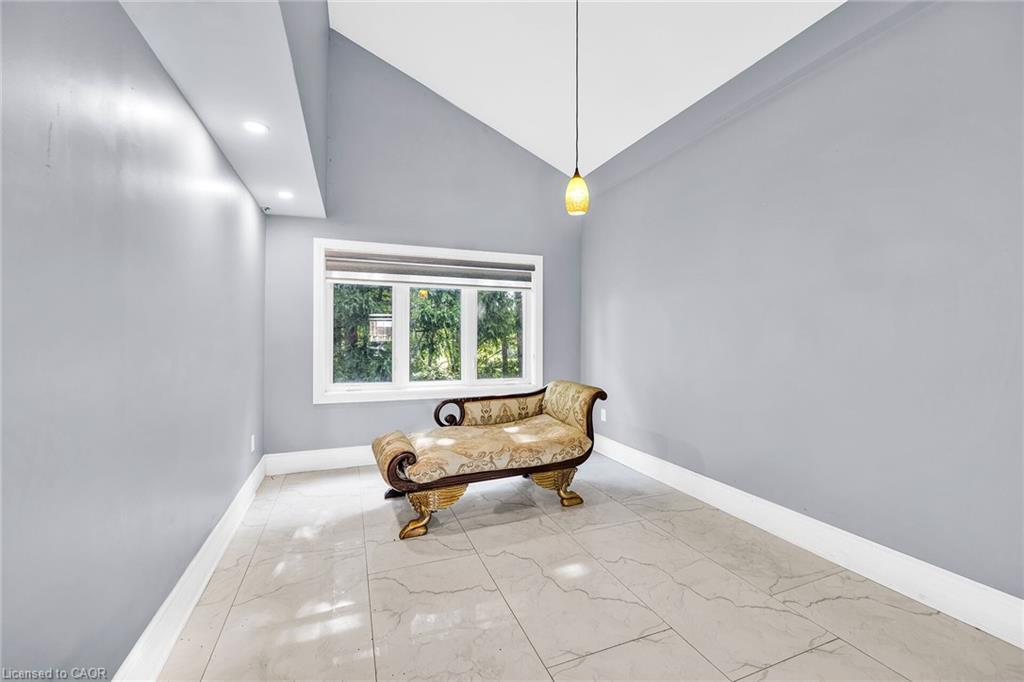 6109 Chippewa Road E Property Photo 19