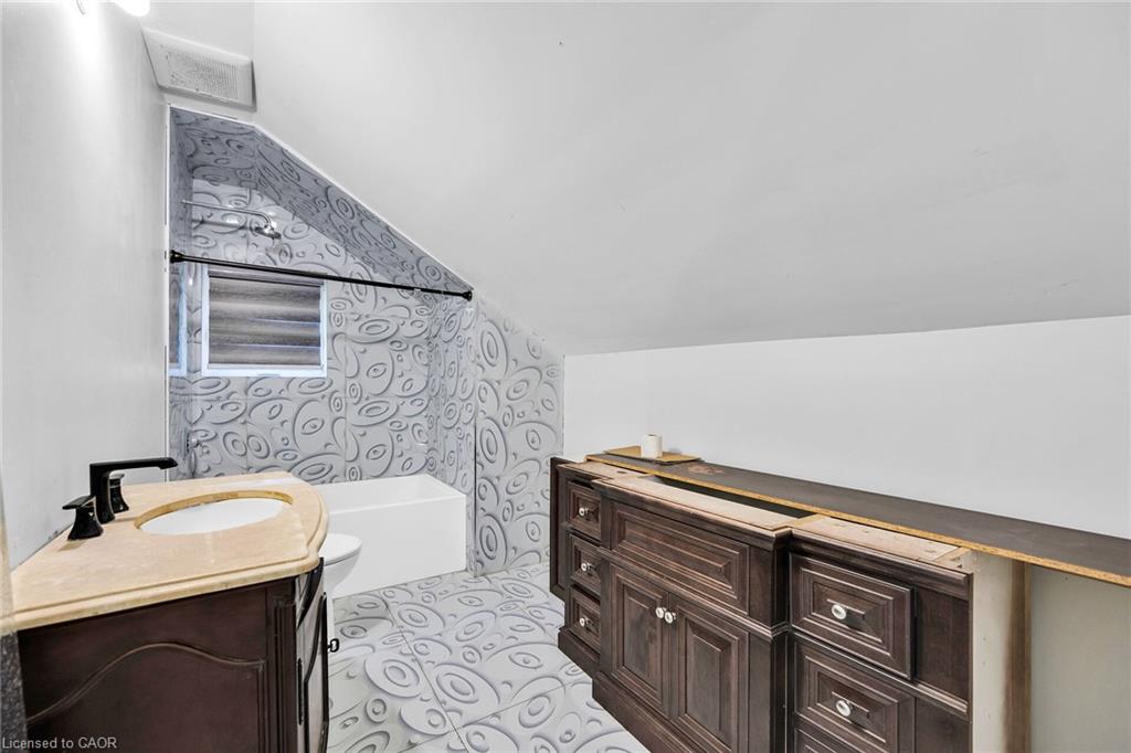 6109 Chippewa Road E Property Photo 25