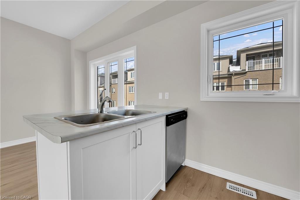 6-19 Picardy Drive Property Photo 12