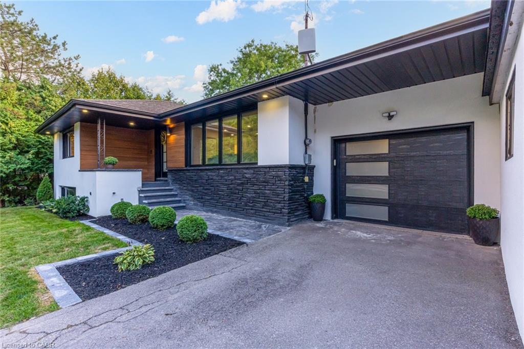 6461 Dickenson Road E Property Photo 5