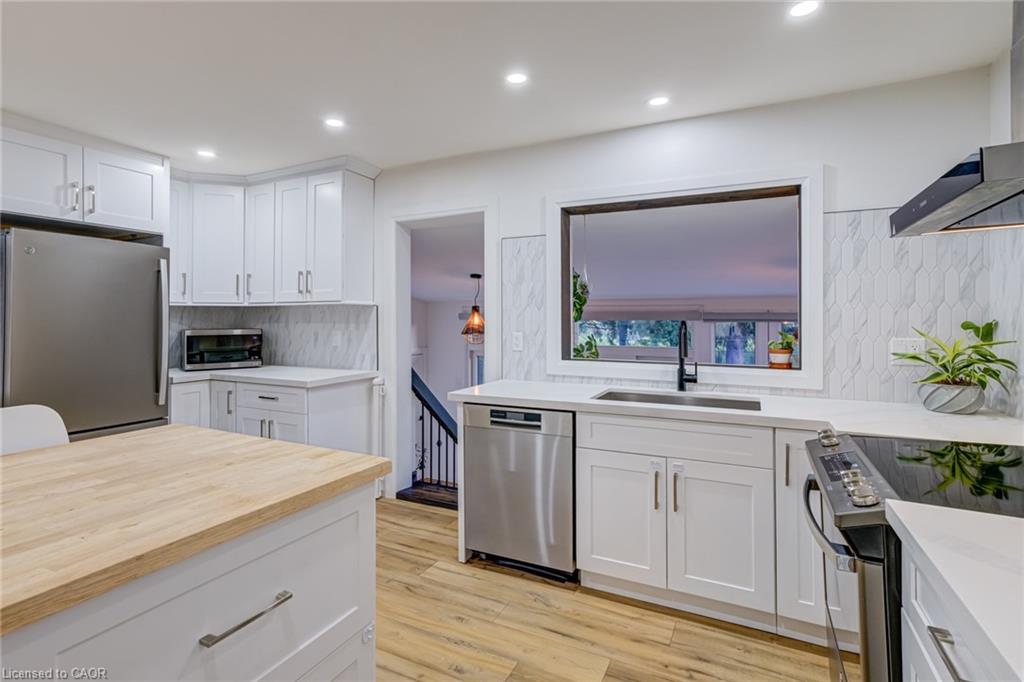 6461 Dickenson Road E Property Photo 14