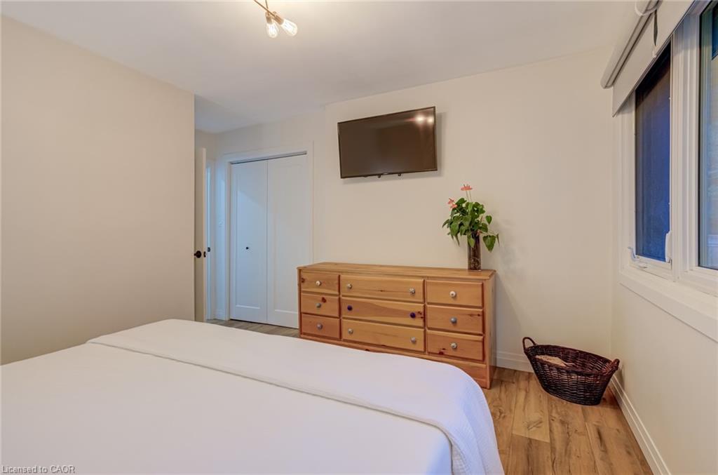 6461 Dickenson Road E Property Photo 16