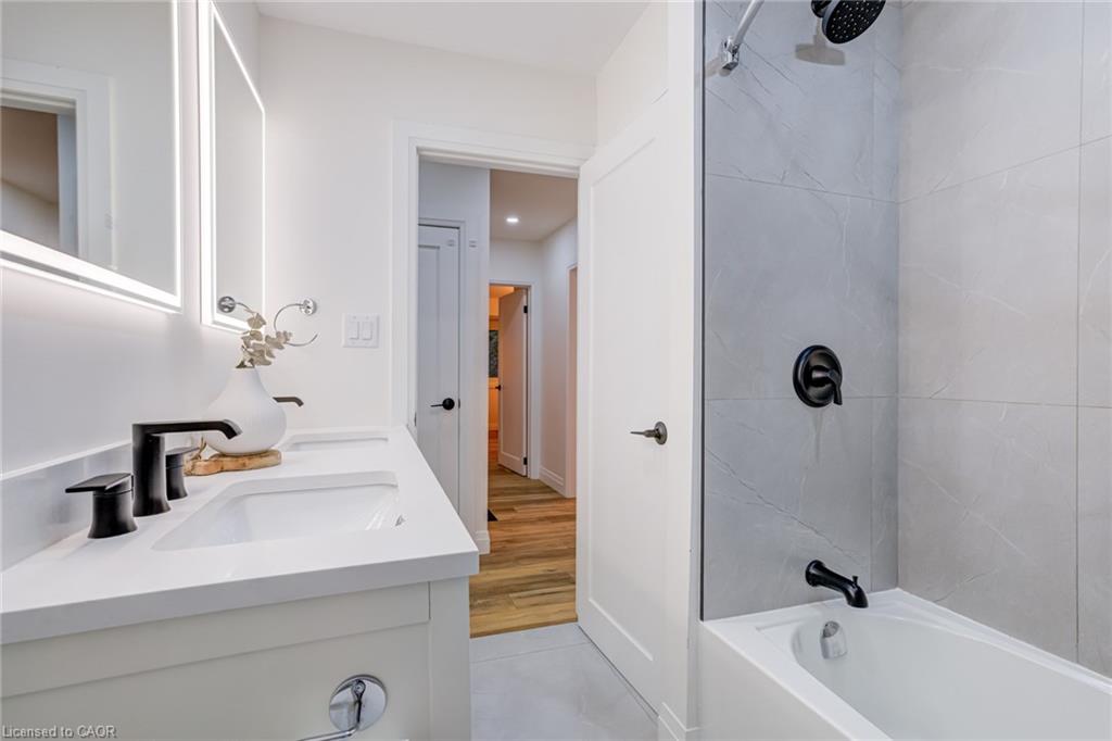 6461 Dickenson Road E Property Photo 22