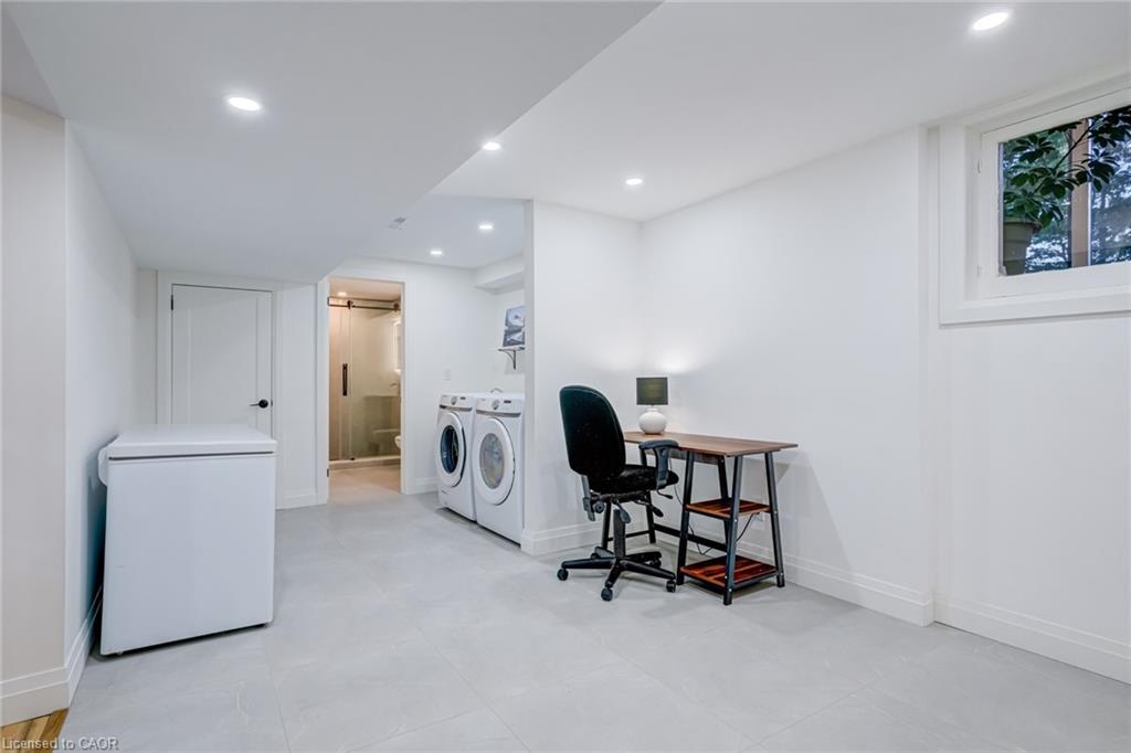 6461 Dickenson Road E Property Photo 24