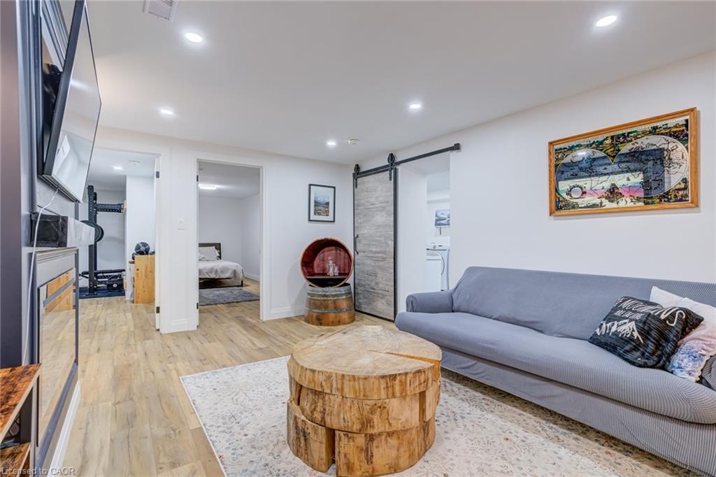 6461 Dickenson Road E Property Photo 26