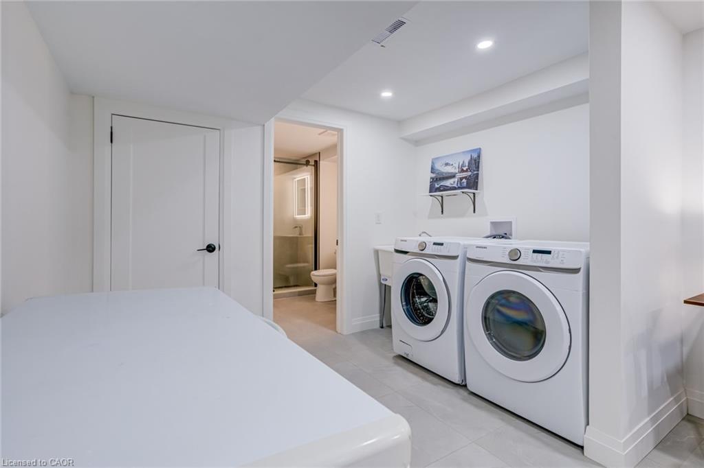 6461 Dickenson Road E Property Photo 31