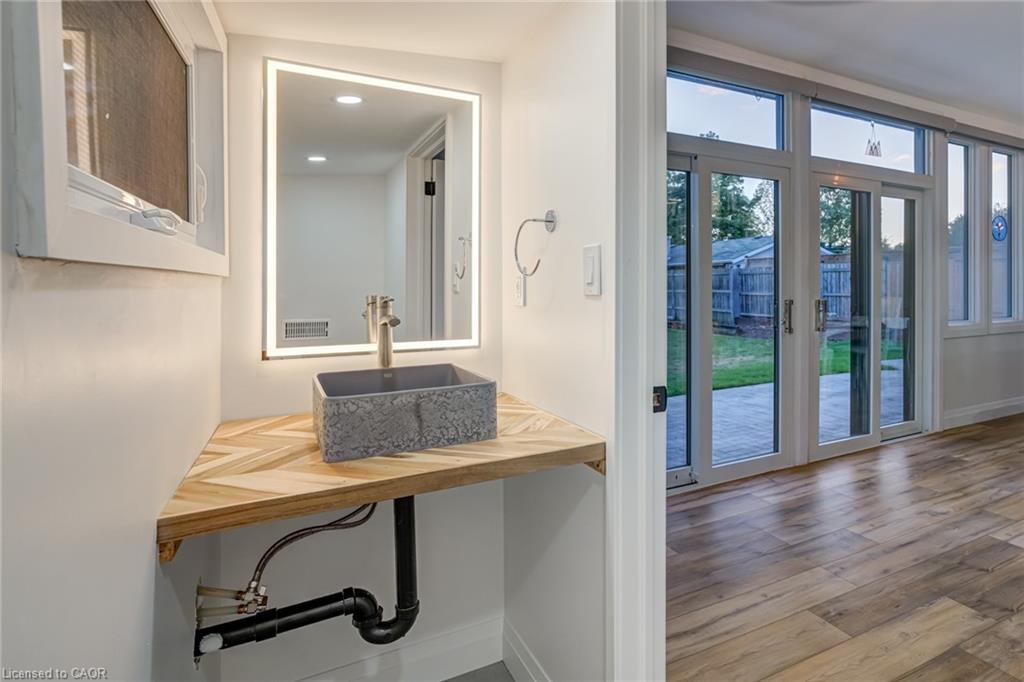 6461 Dickenson Road E Property Photo 40