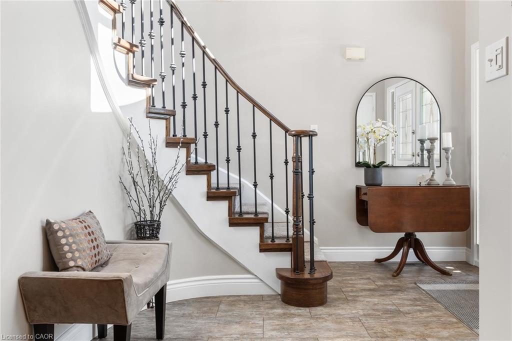 3799 Laurenclaire Drive Property Photo 6