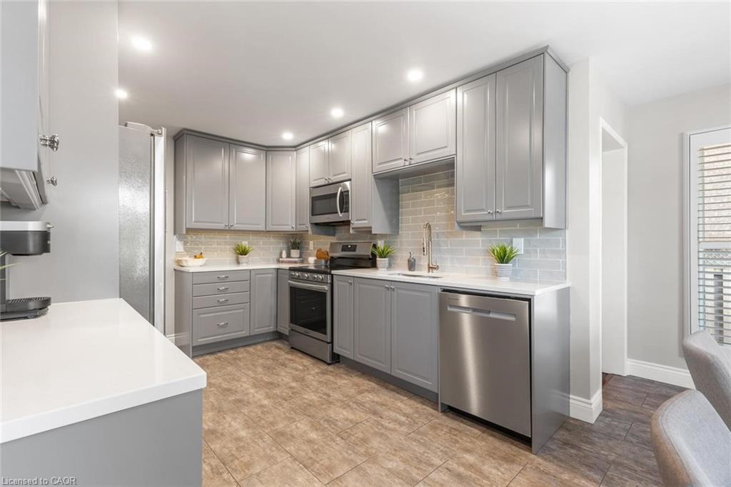 3799 Laurenclaire Drive Property Photo 16