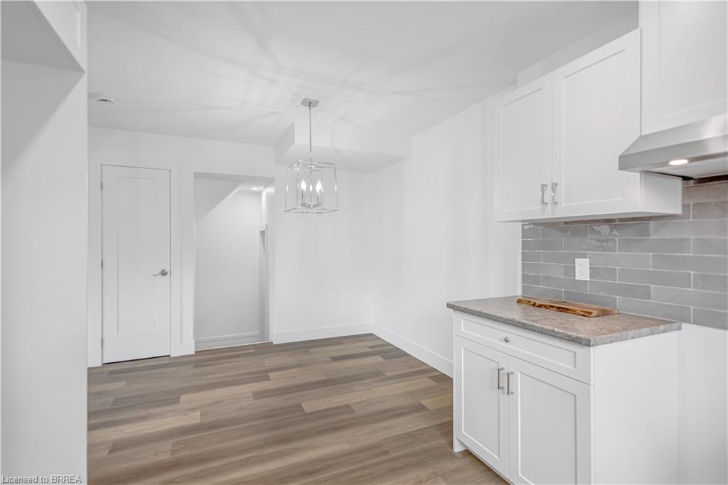 20b-34 Oakhill Drive Property Photo 13