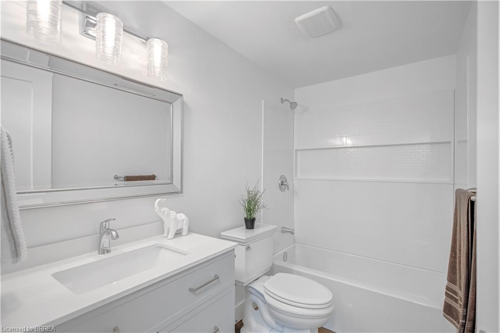 20b-34 Oakhill Drive Property Photo 25