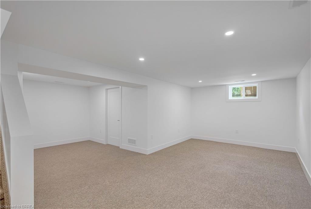 20b-34 Oakhill Drive Property Photo 28