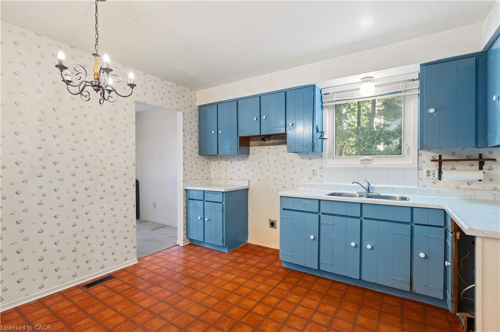 1245 Lakeview Drive Property Photo 9