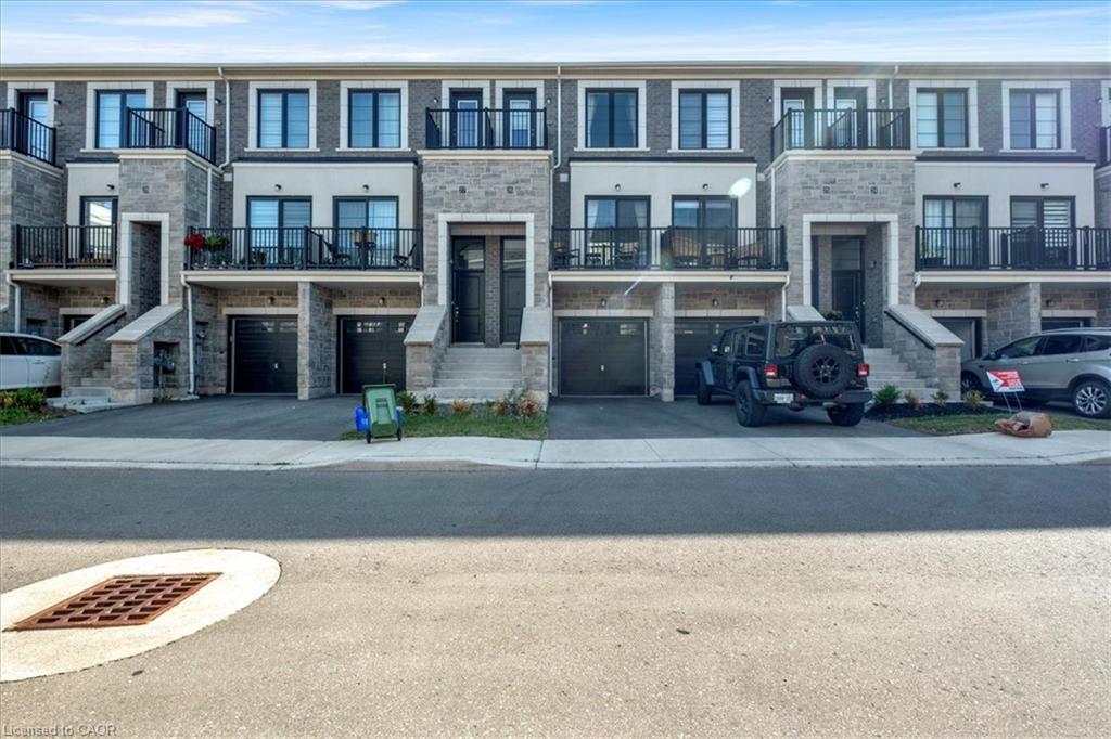 26-383 Dundas Street E