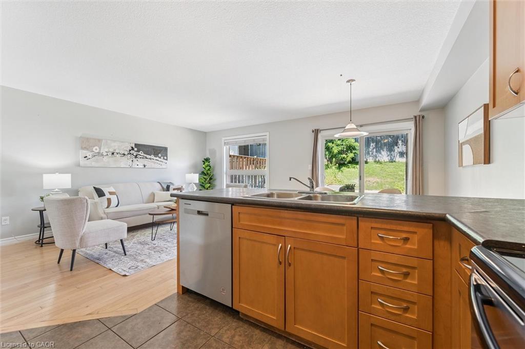 158 Kemp Crescent Property Photo 1