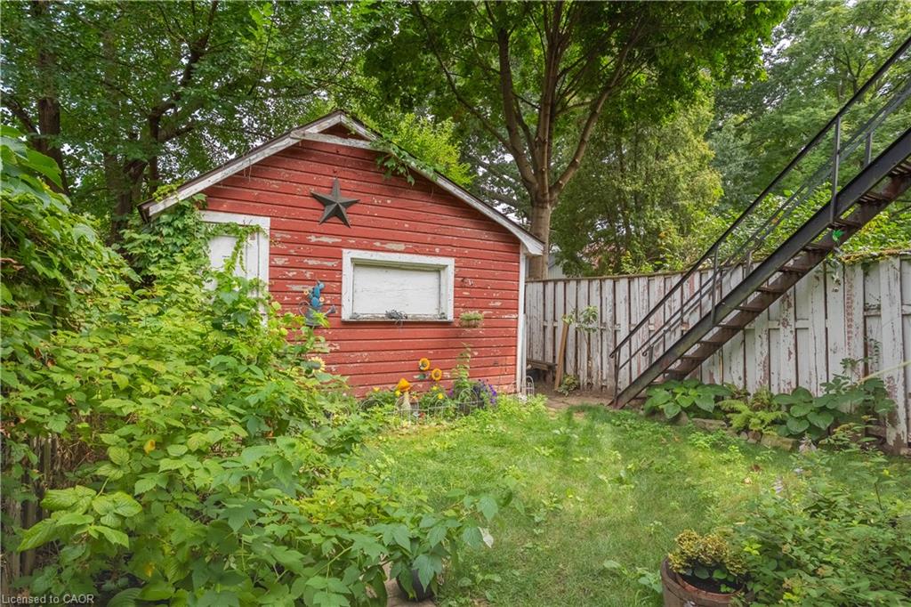 175 Burris Street Property Photo 4