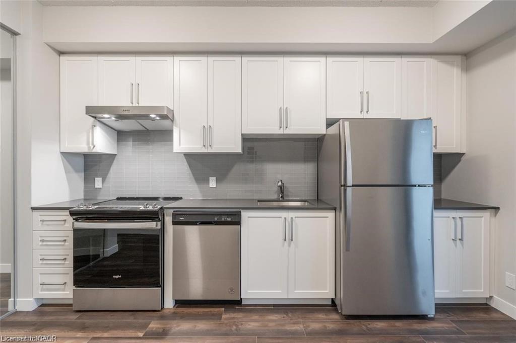 805-15 Queen Street S Property Photo 2