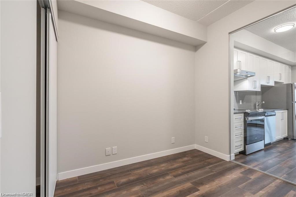 805-15 Queen Street S Property Photo 7