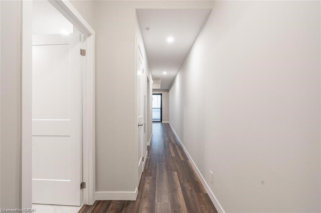 805-15 Queen Street S Property Photo 9