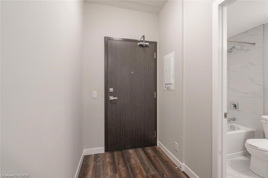 805-15 Queen Street S Property Photo 16