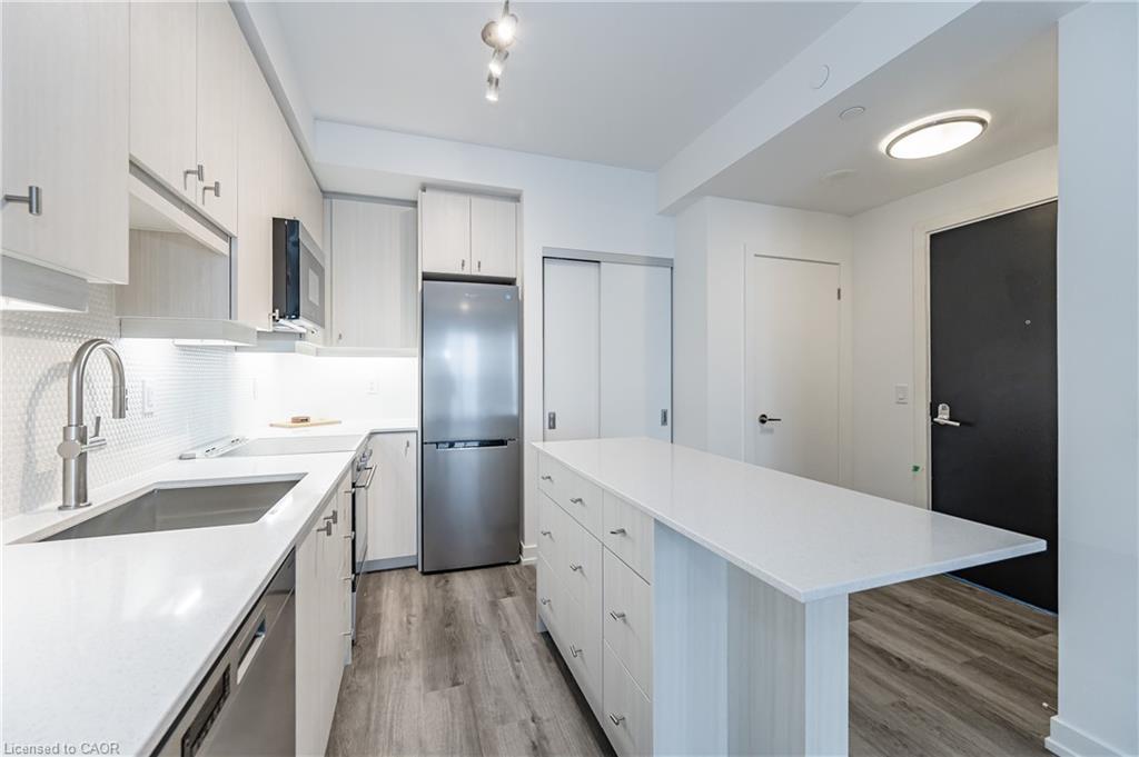 907-15 Wellington Street S Property Photo 6