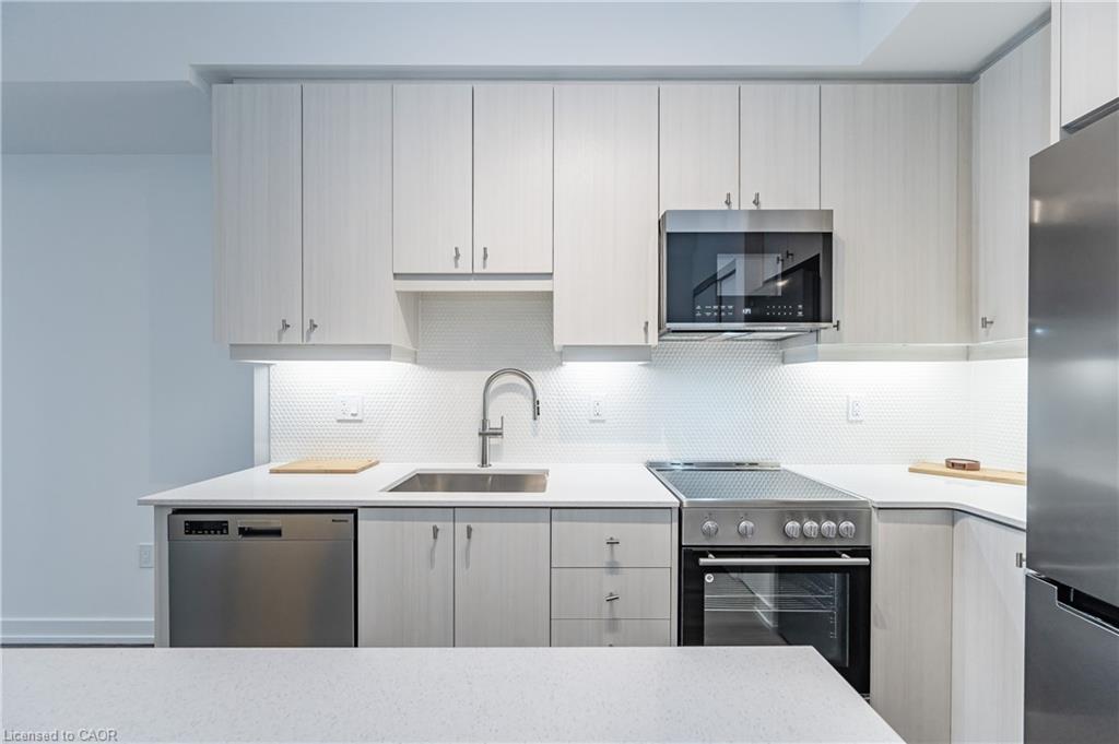 907-15 Wellington Street S Property Photo 11