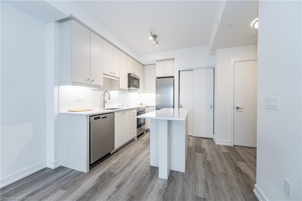 907-15 Wellington Street S Property Photo 12