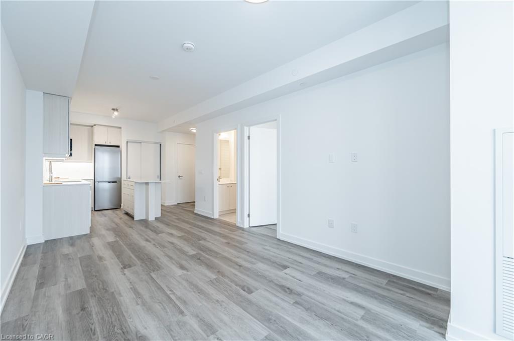 907-15 Wellington Street S Property Photo 13