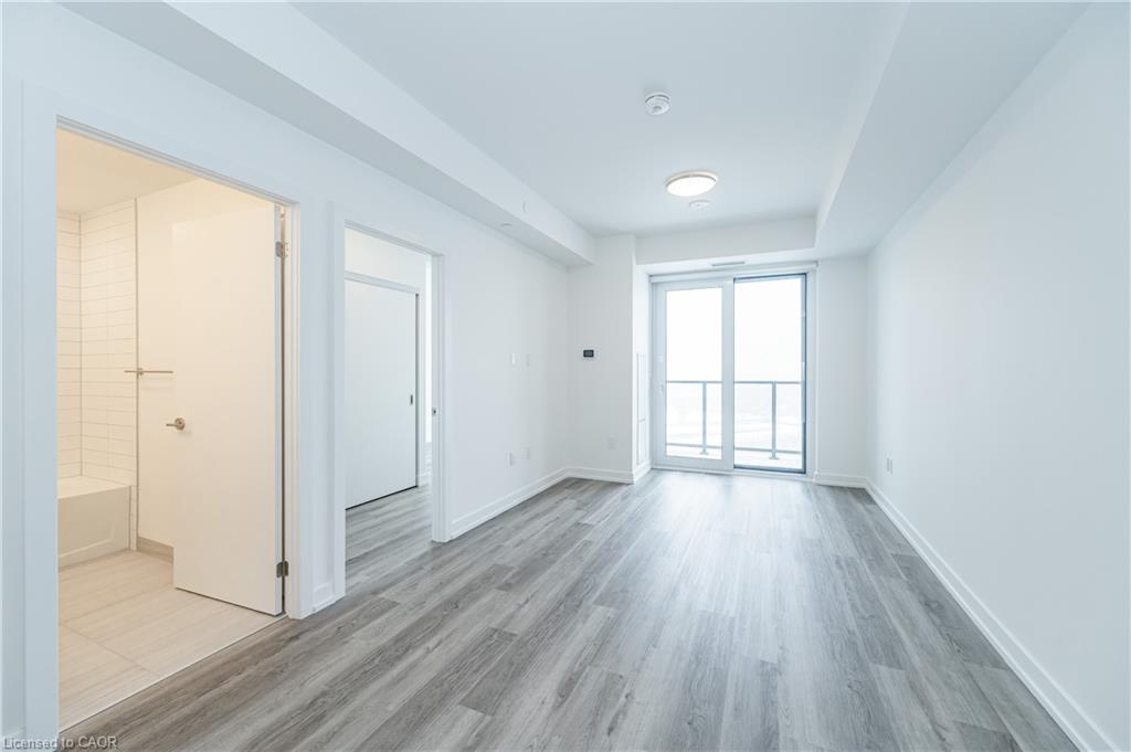 907-15 Wellington Street S Property Photo 14