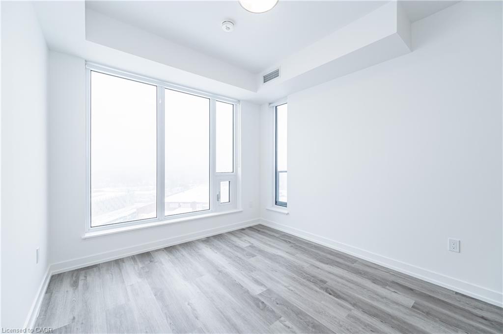 907-15 Wellington Street S Property Photo 15