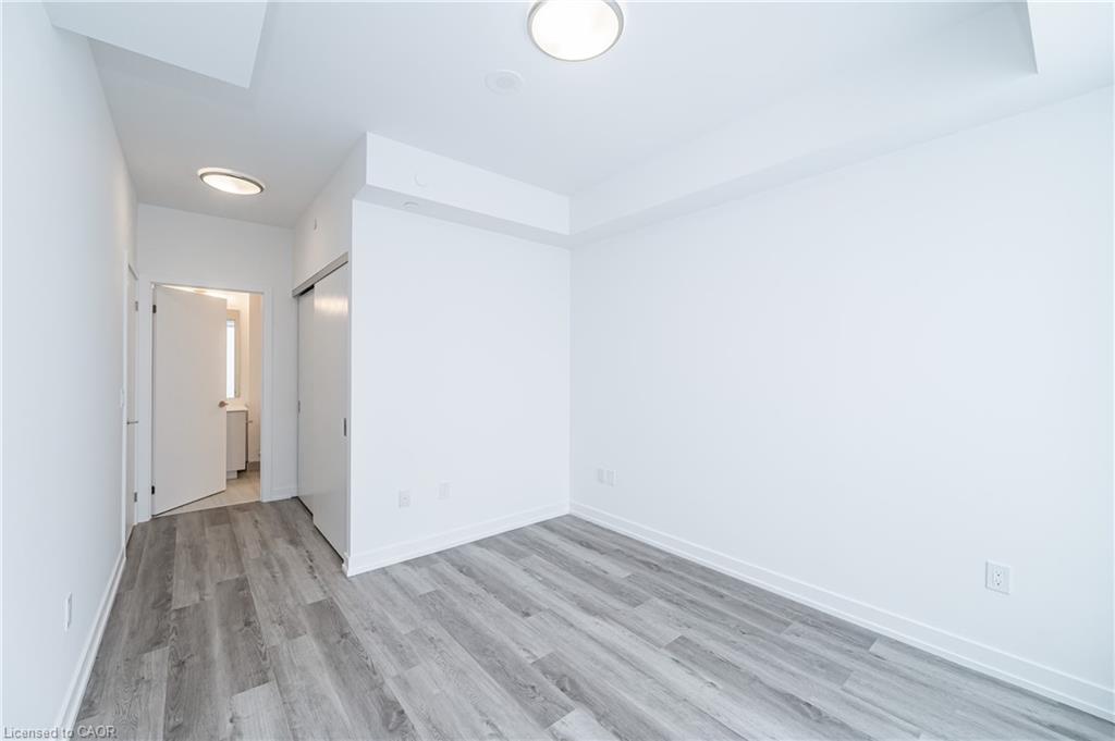 907-15 Wellington Street S Property Photo 17