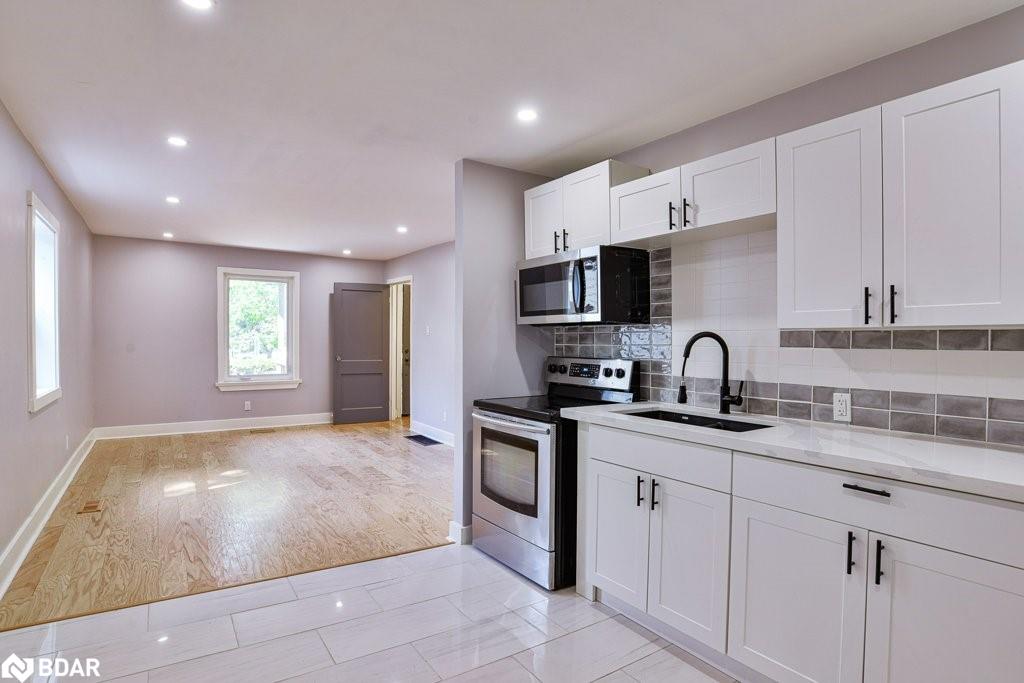 299 Mary Street Property Photo 7