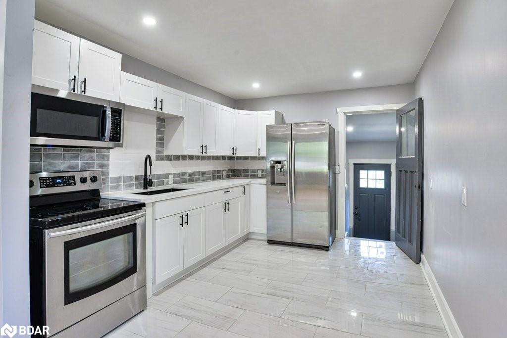 299 Mary Street Property Photo 8