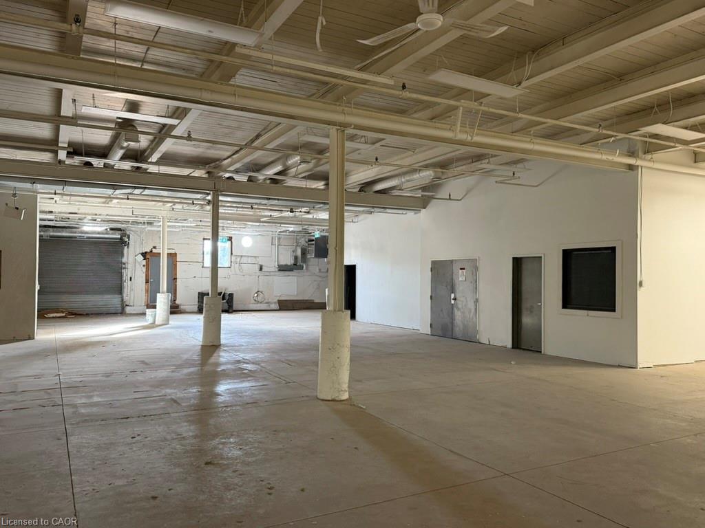 5900 Thorold Stone Road Property Photo 4