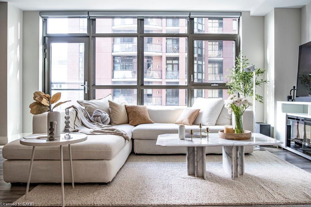 716-118 King Street E Property Photo 1