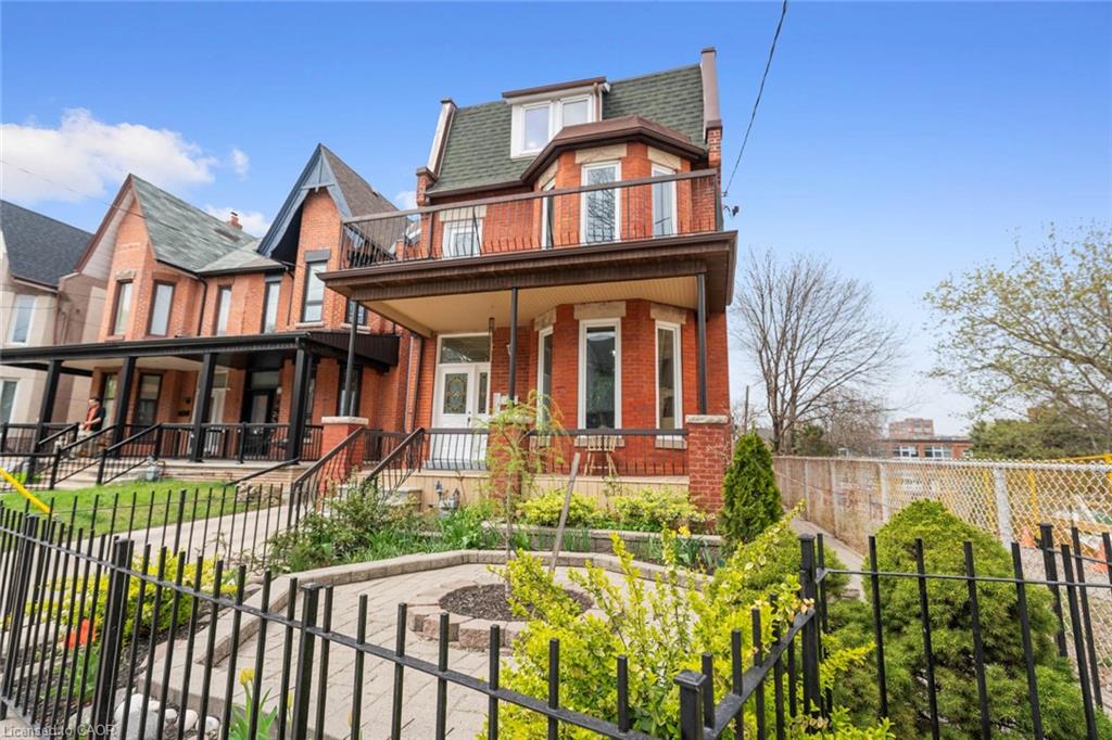 14 Churchill Avenue Property Photo 2