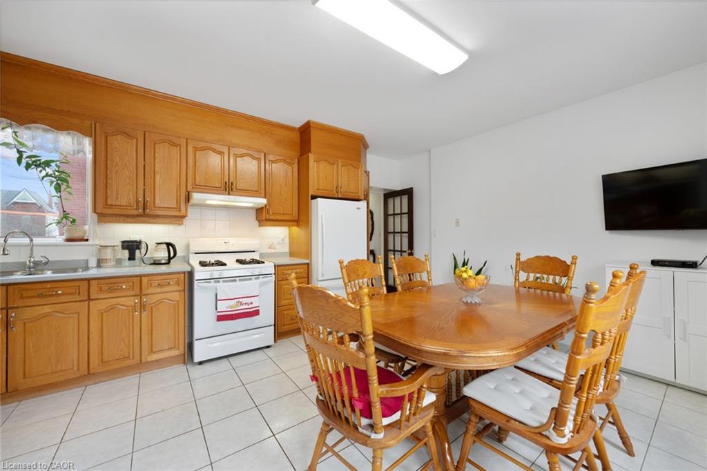 14 Churchill Avenue Property Photo 9