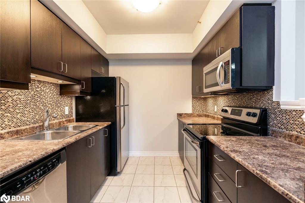 205-39 Ferndale Drive S Property Photo 5