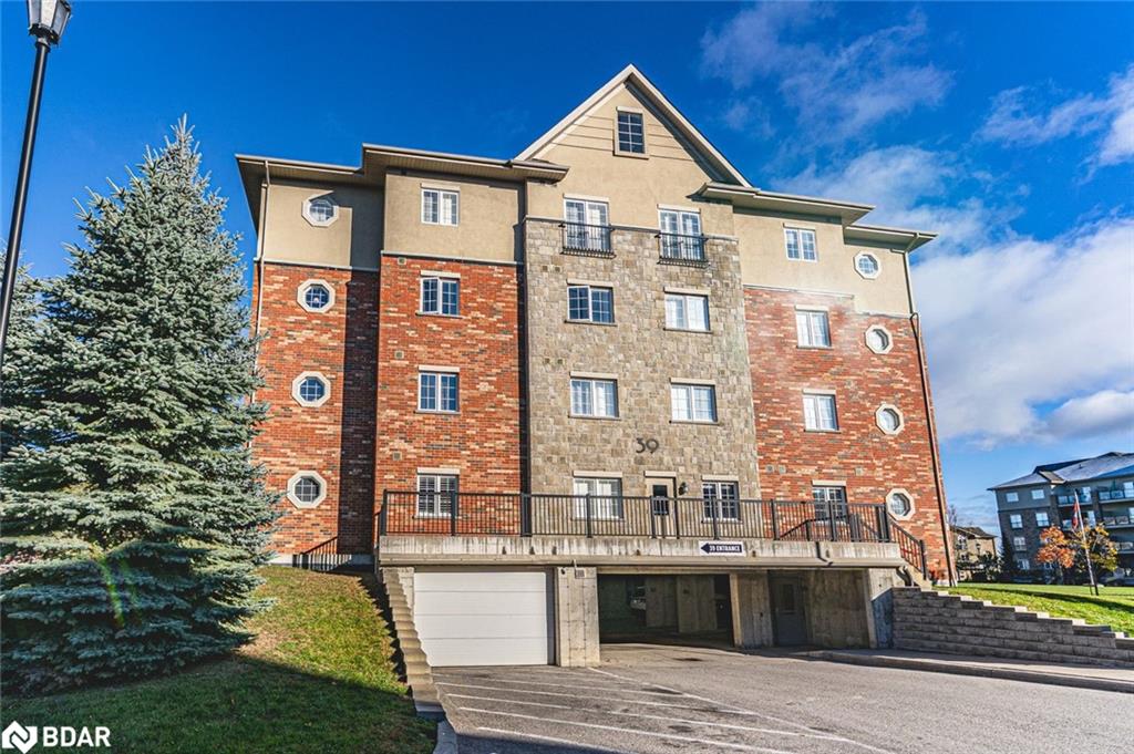 205-39 Ferndale Drive S Property Photo 12