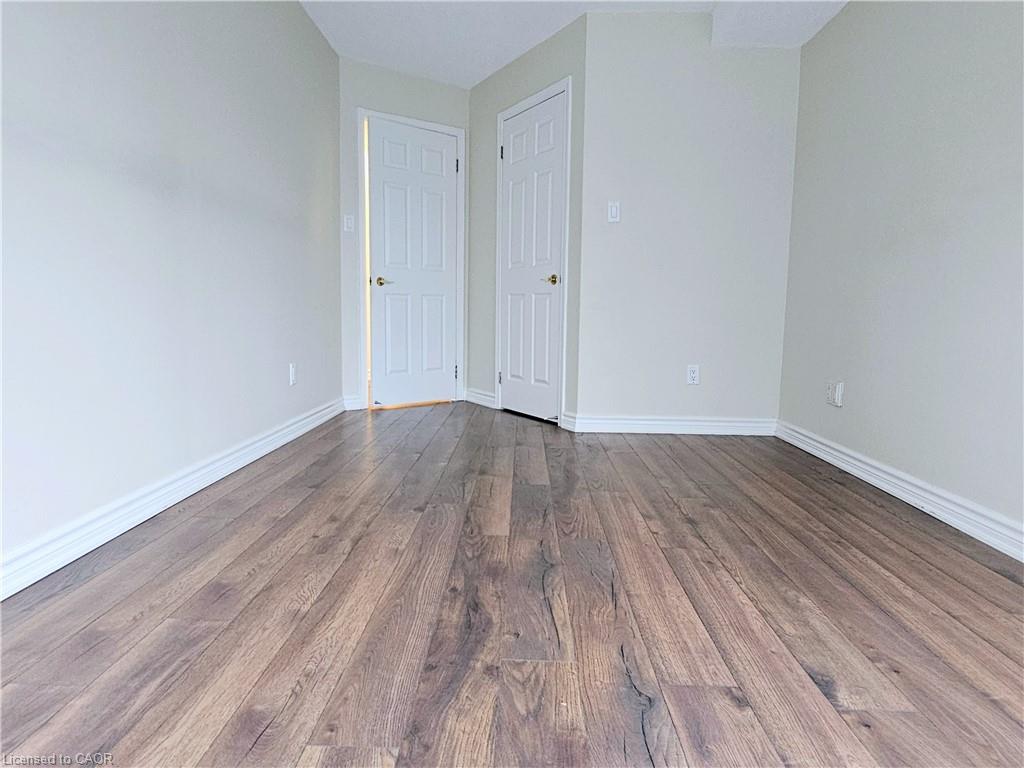 11e-67 Caroline Street S Property Photo 19