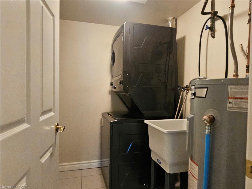 11e-67 Caroline Street S Property Photo 22