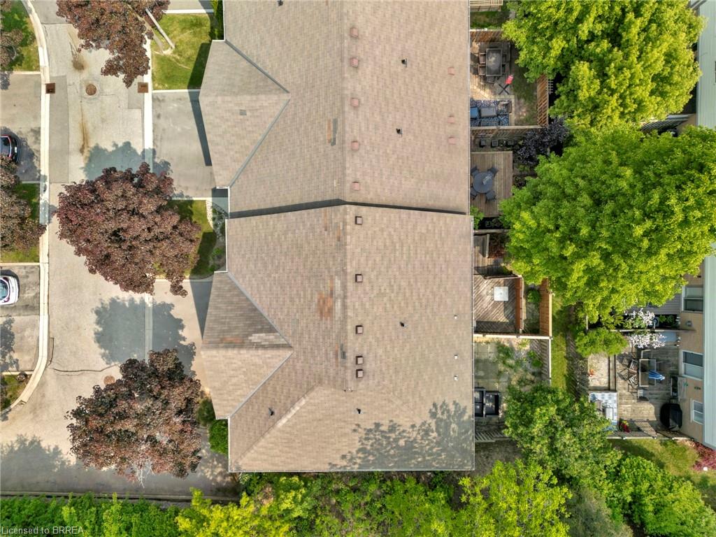 26-31 Moss Boulevard Property Photo 4