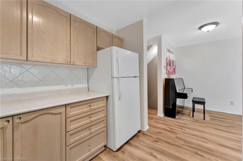 26-31 Moss Boulevard Property Photo 11