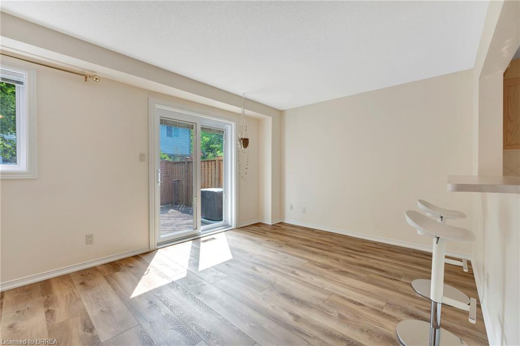 26-31 Moss Boulevard Property Photo 12